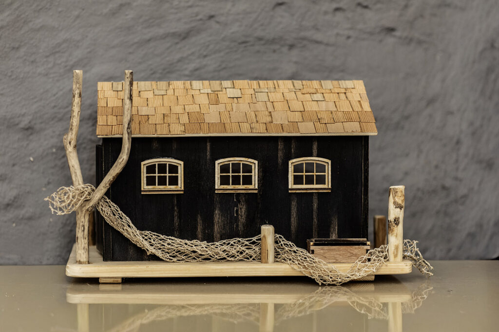 Netzschuppen mit Fischernetz